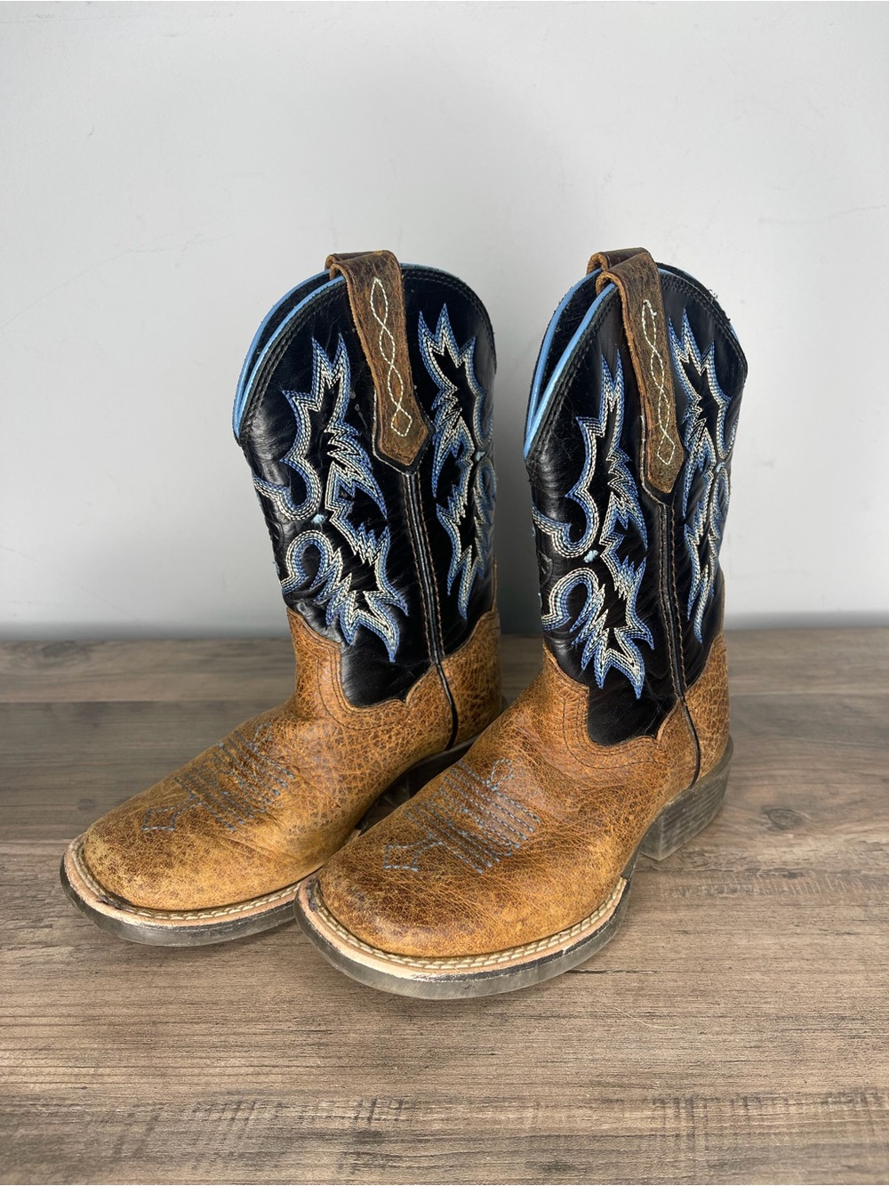 Boys Ariat toddler western cowboy work boots size 9.5